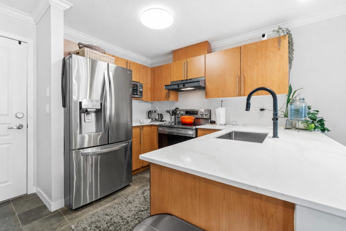 Family Room Photo of 406 1150 E 29th Street, North Vancouver, BC