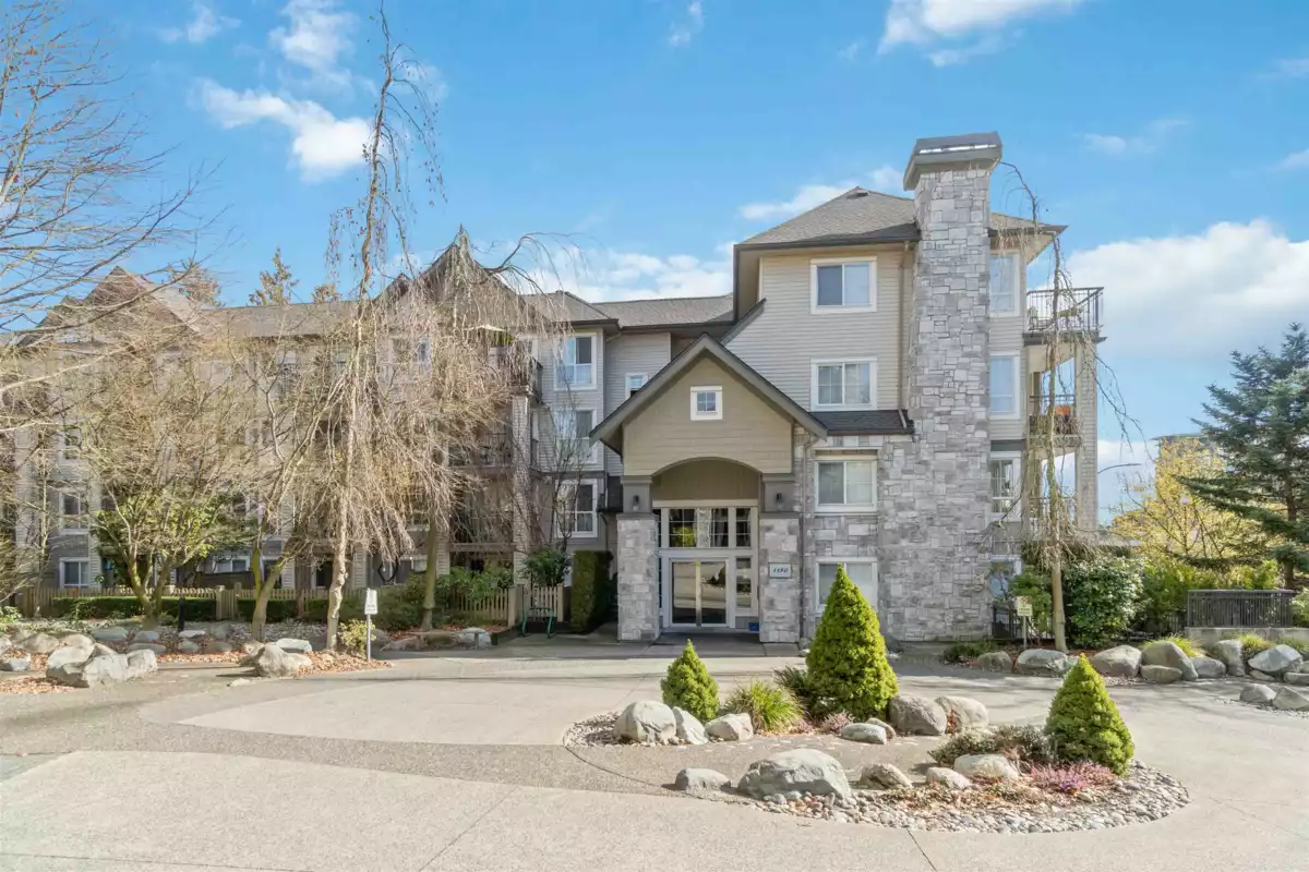 Mudroom Photo of 406 1150 E 29th Street, North Vancouver, BC