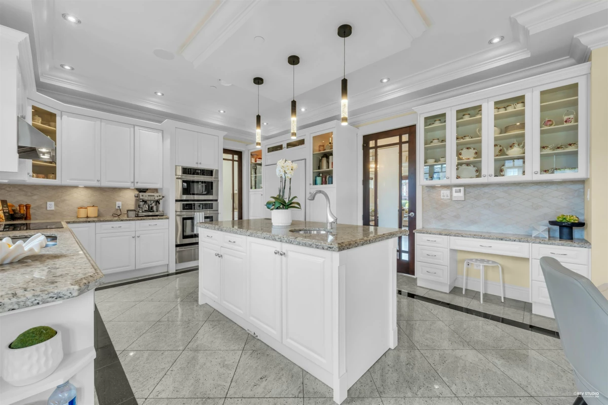 Kitchen Island Photo of 5990 Cartier Street, Vancouver, BC