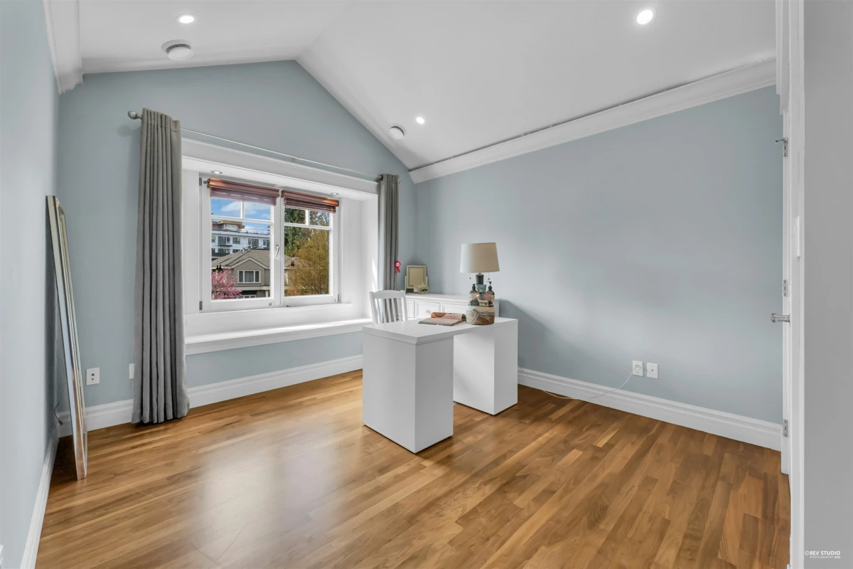Laundry Room Photo of 5990 Cartier Street, Vancouver, BC