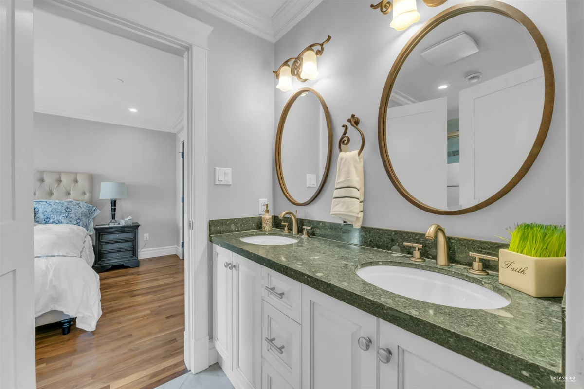 Mudroom Photo of 5990 Cartier Street, Vancouver, BC
