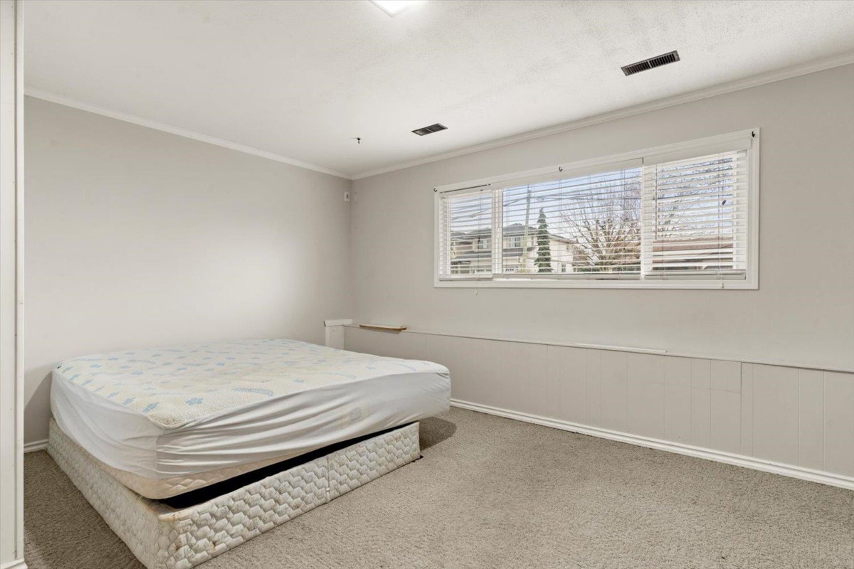 Entry Foyer Photo of 6611 Reid Road, Chilliwack, BC