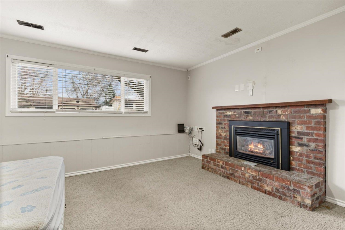 Hallway Photo of 6611 Reid Road, Chilliwack, BC