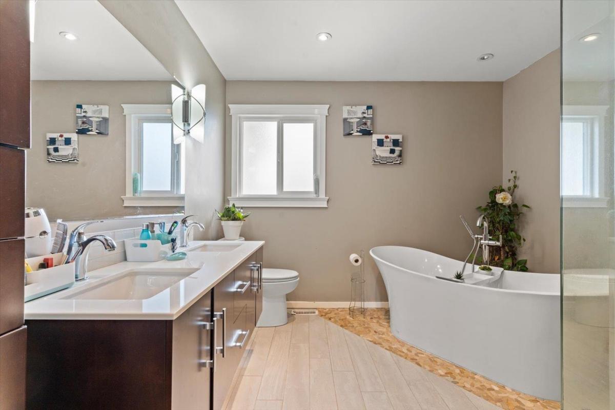 Laundry Room Photo of 6611 Reid Road, Chilliwack, BC