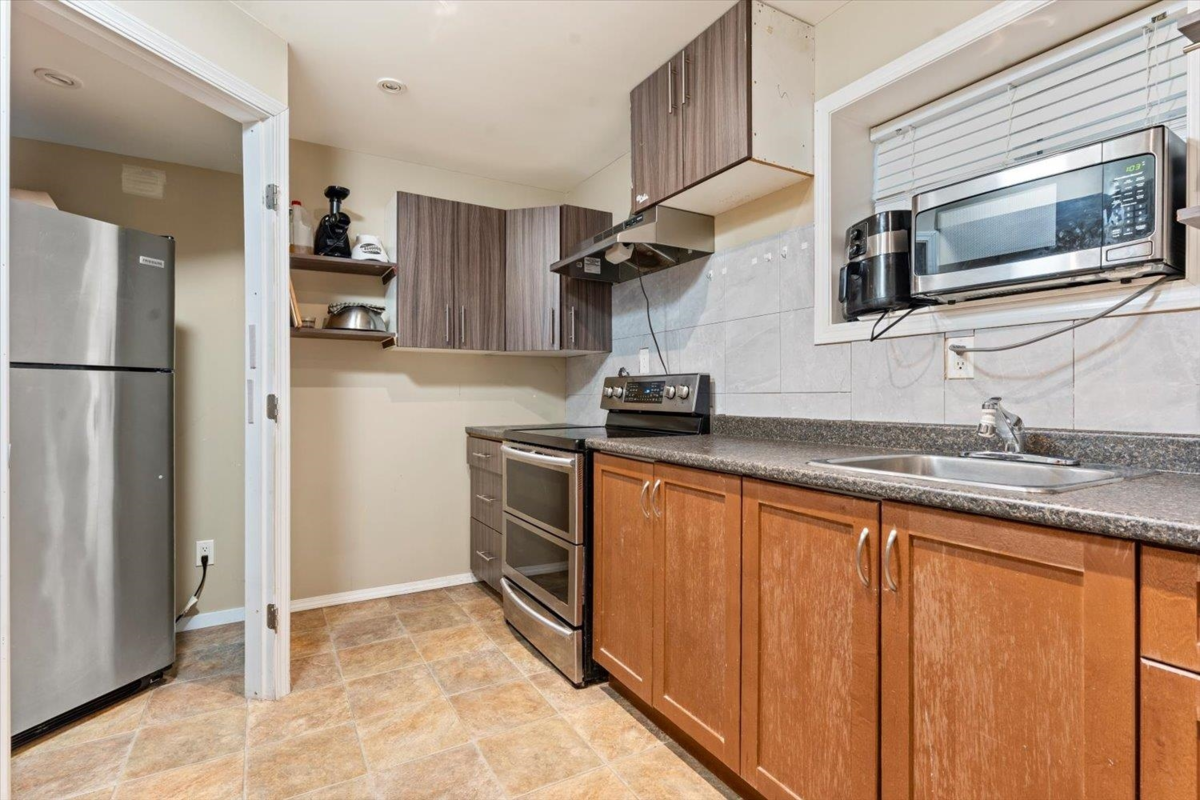 Staircase Photo of 6611 Reid Road, Chilliwack, BC