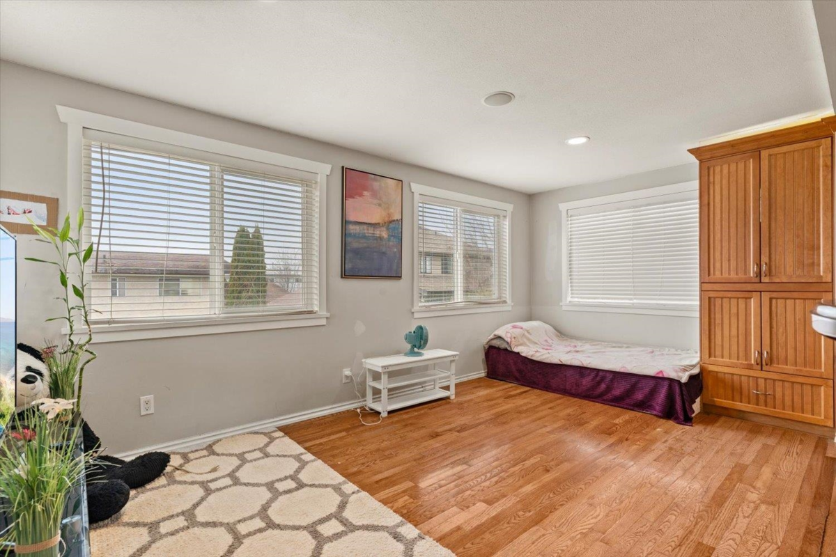 Walk-In Closet Photo of 6611 Reid Road, Chilliwack, BC