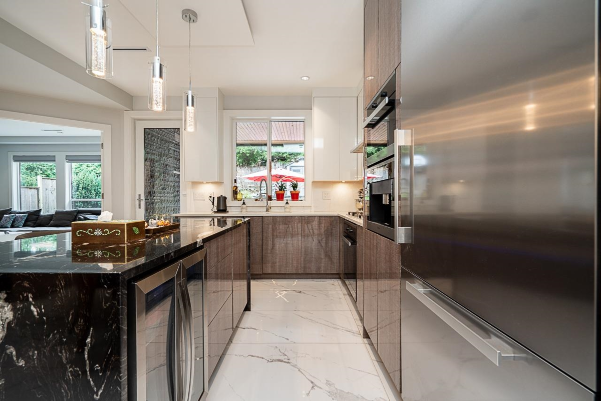 Breakfast Nook Photo of 4365 Mountain Highway, North Vancouver, BC