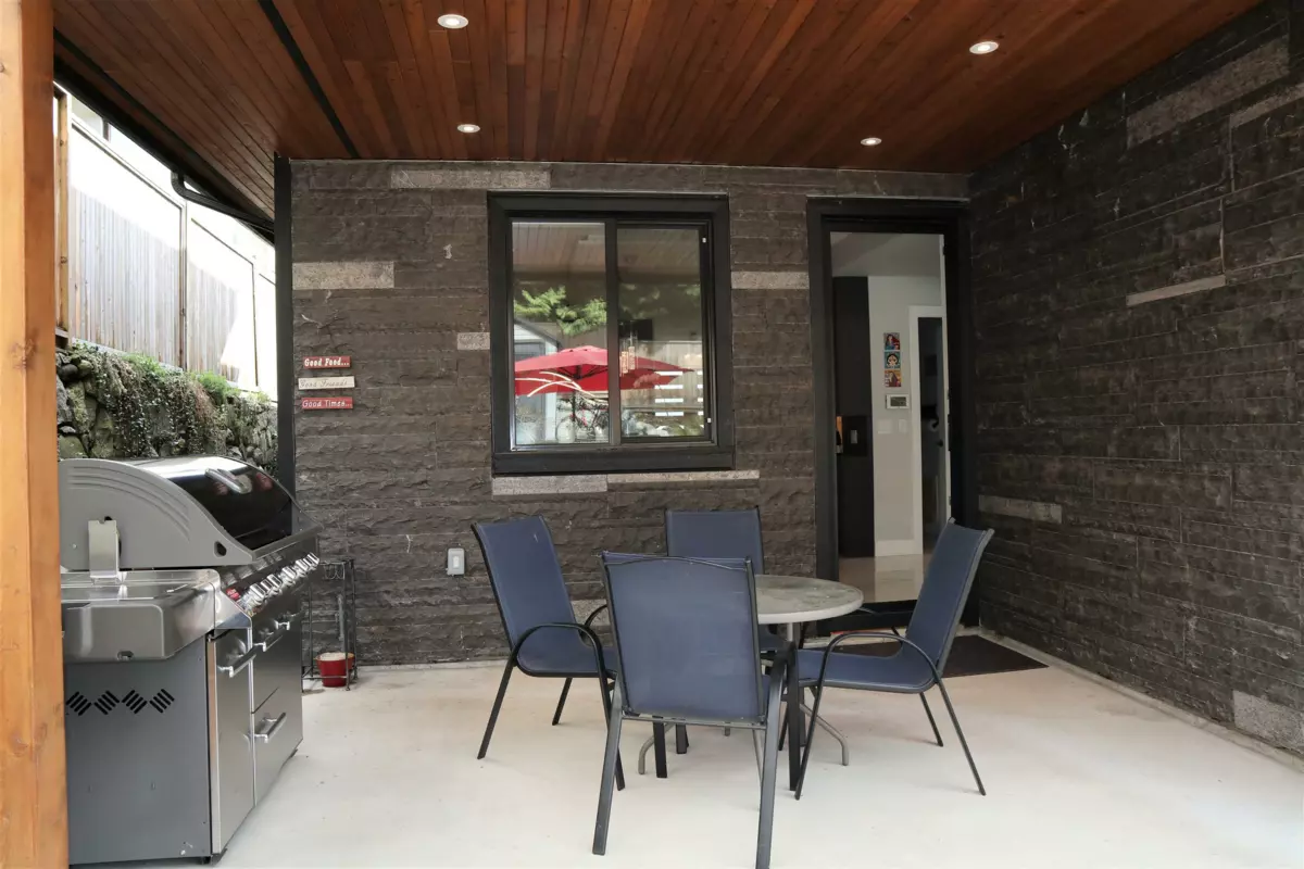 Garden / Landscaping Photo of 4365 Mountain Highway, North Vancouver, BC