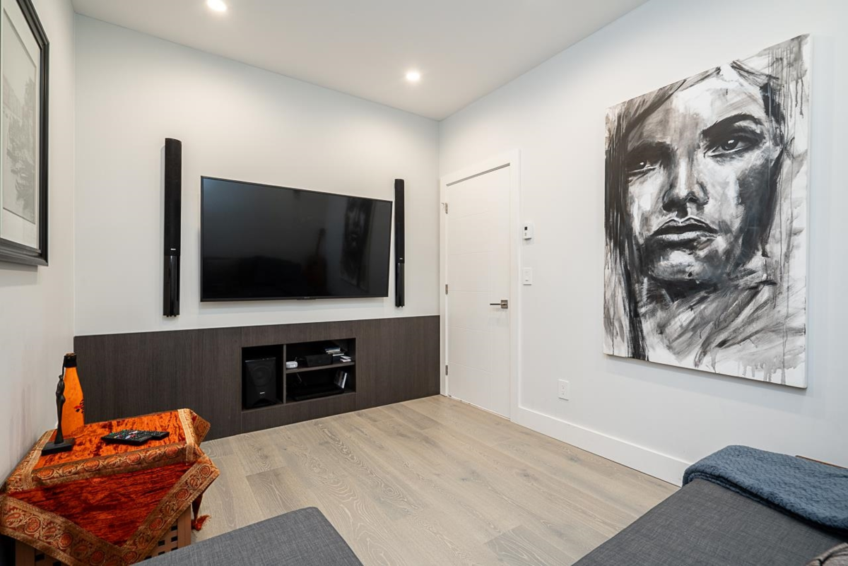 Outdoor Deck Photo of 4365 Mountain Highway, North Vancouver, BC