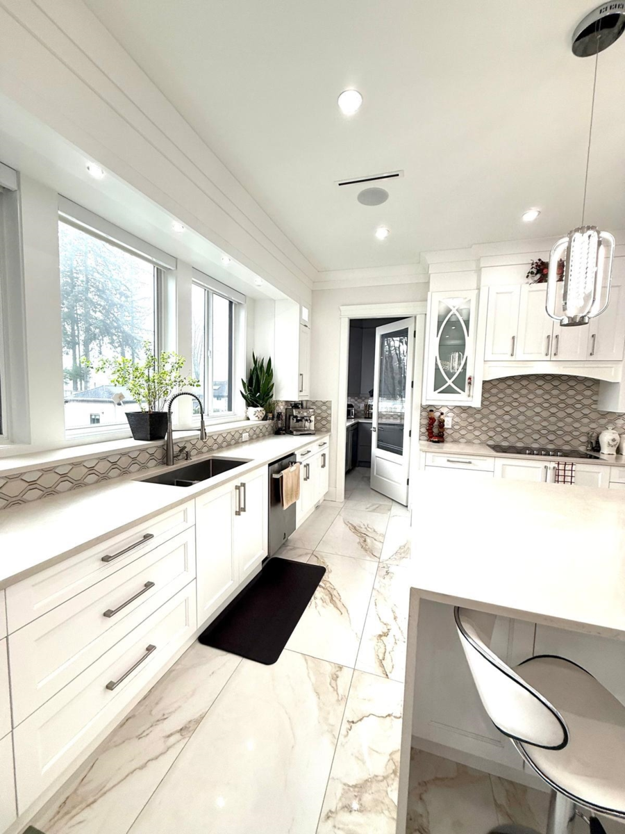 Guest Bathroom Photo of 13170 57 Avenue, Surrey, BC