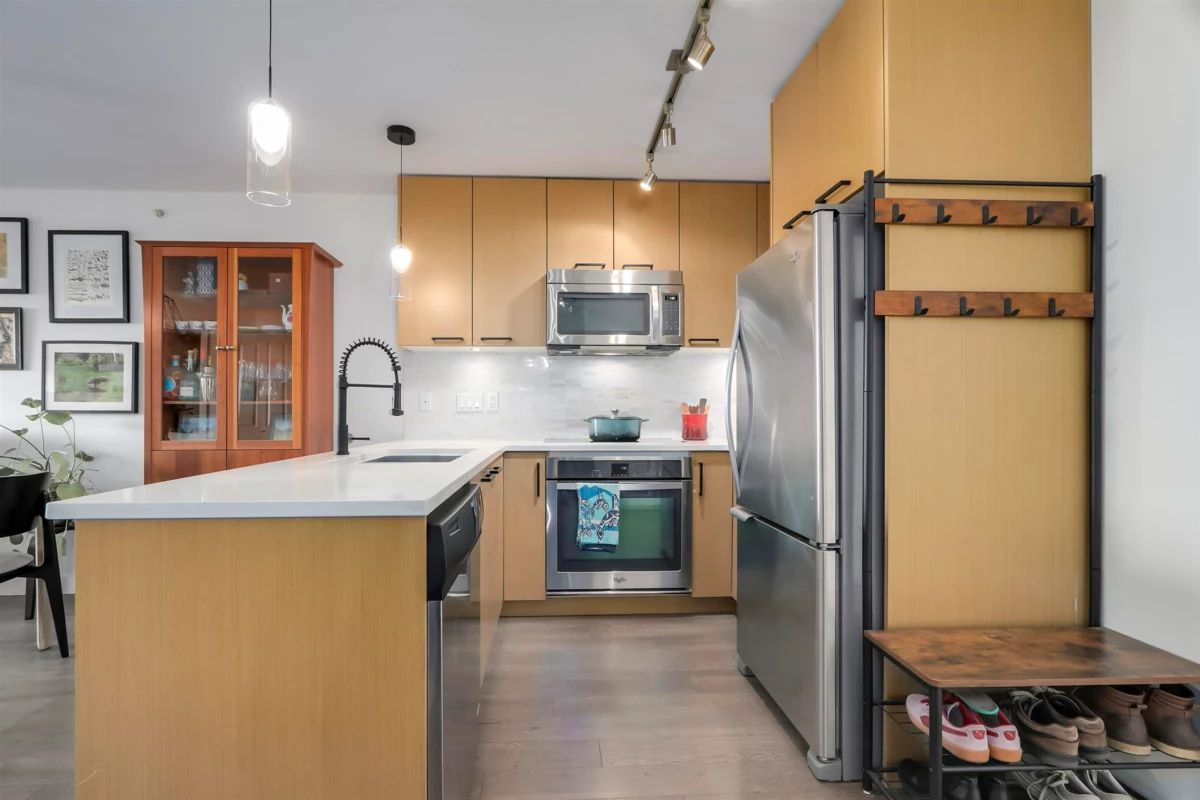 Basement Recreation Room Photo of 403 688 E 18th Avenue, Vancouver, BC