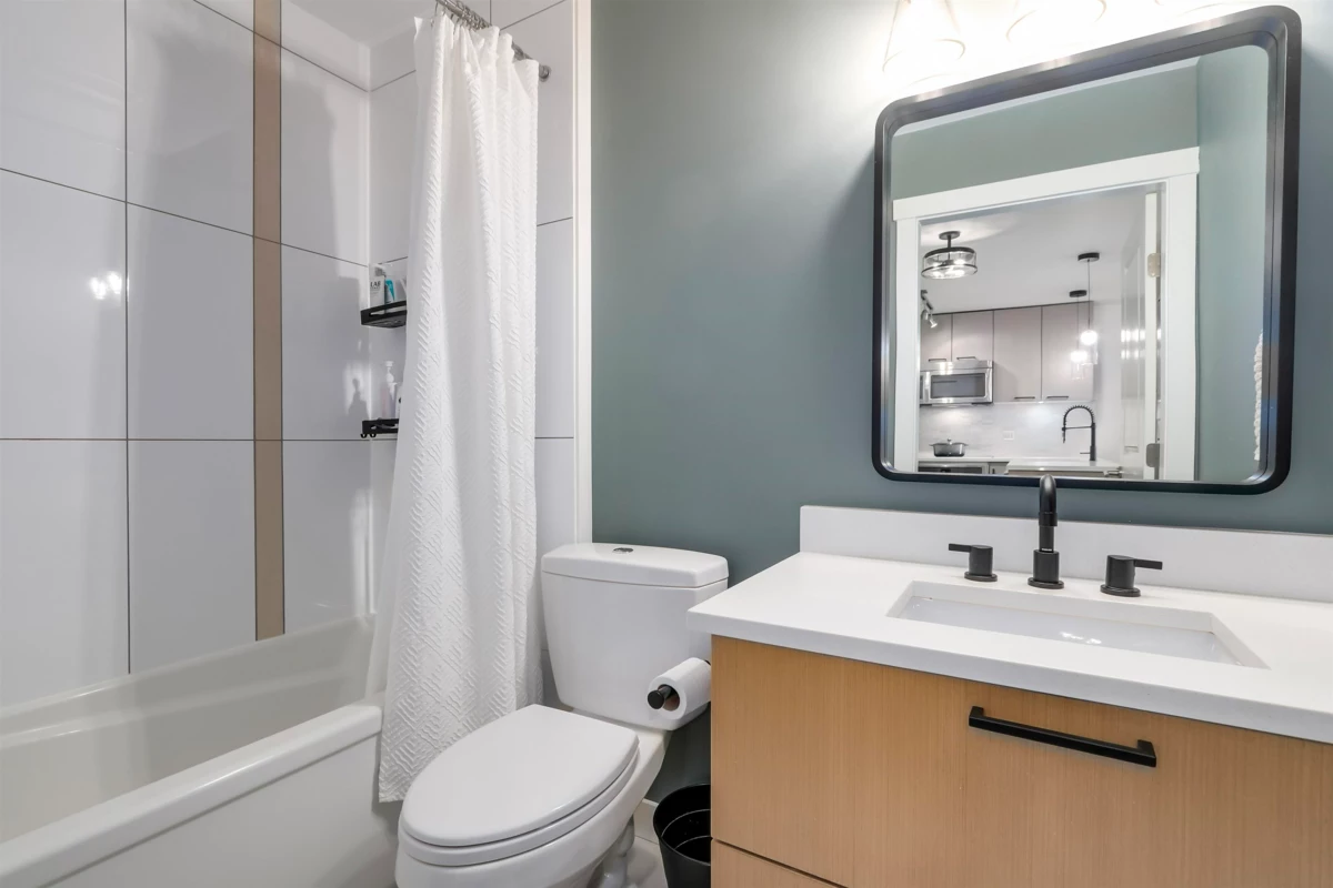 Front Yard Photo of 403 688 E 18th Avenue, Vancouver, BC