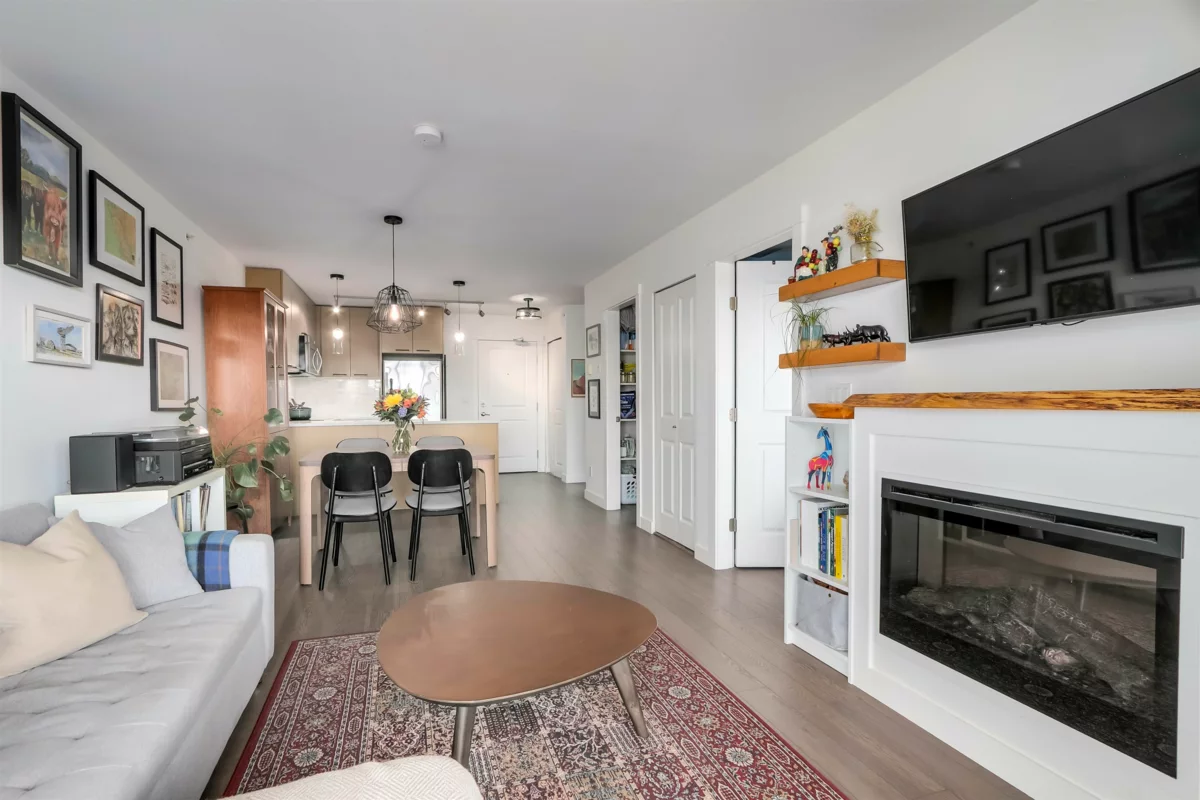 Guest Bathroom Photo of 403 688 E 18th Avenue, Vancouver, BC