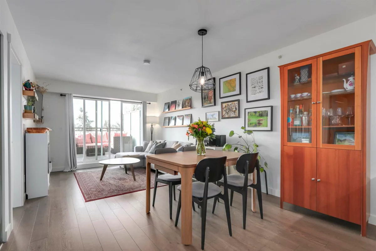 Living Room Photo of 403 688 E 18th Avenue, Vancouver, BC