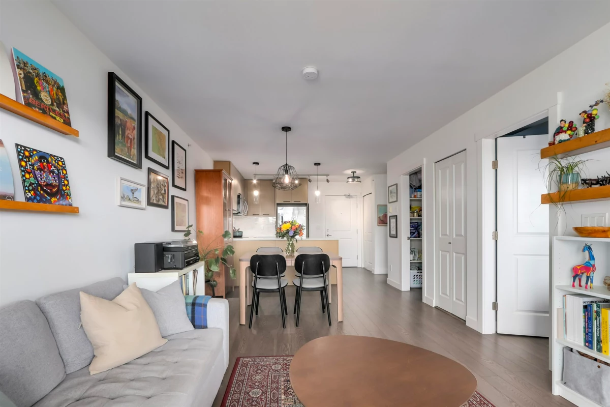 Powder Room Photo of 403 688 E 18th Avenue, Vancouver, BC