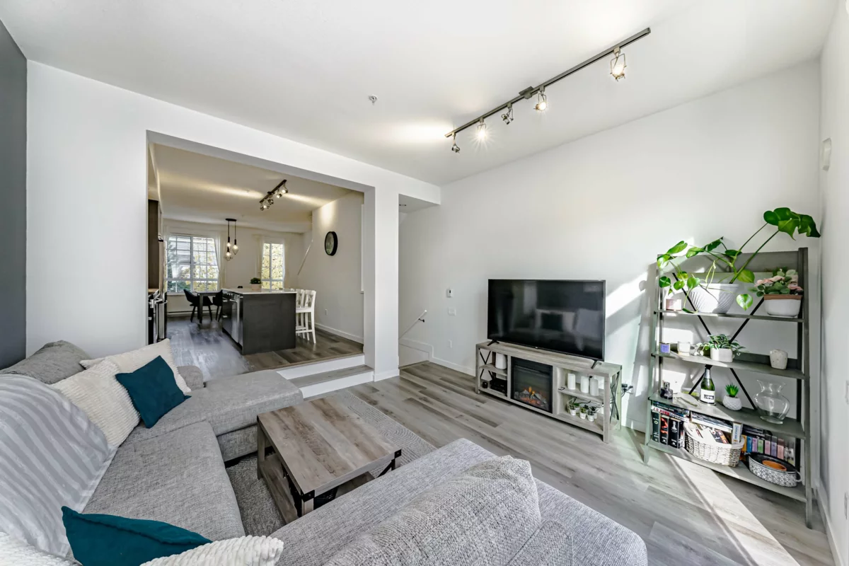 Dining Area Photo of 24 2423 Avon Place, Port Coquitlam, BC