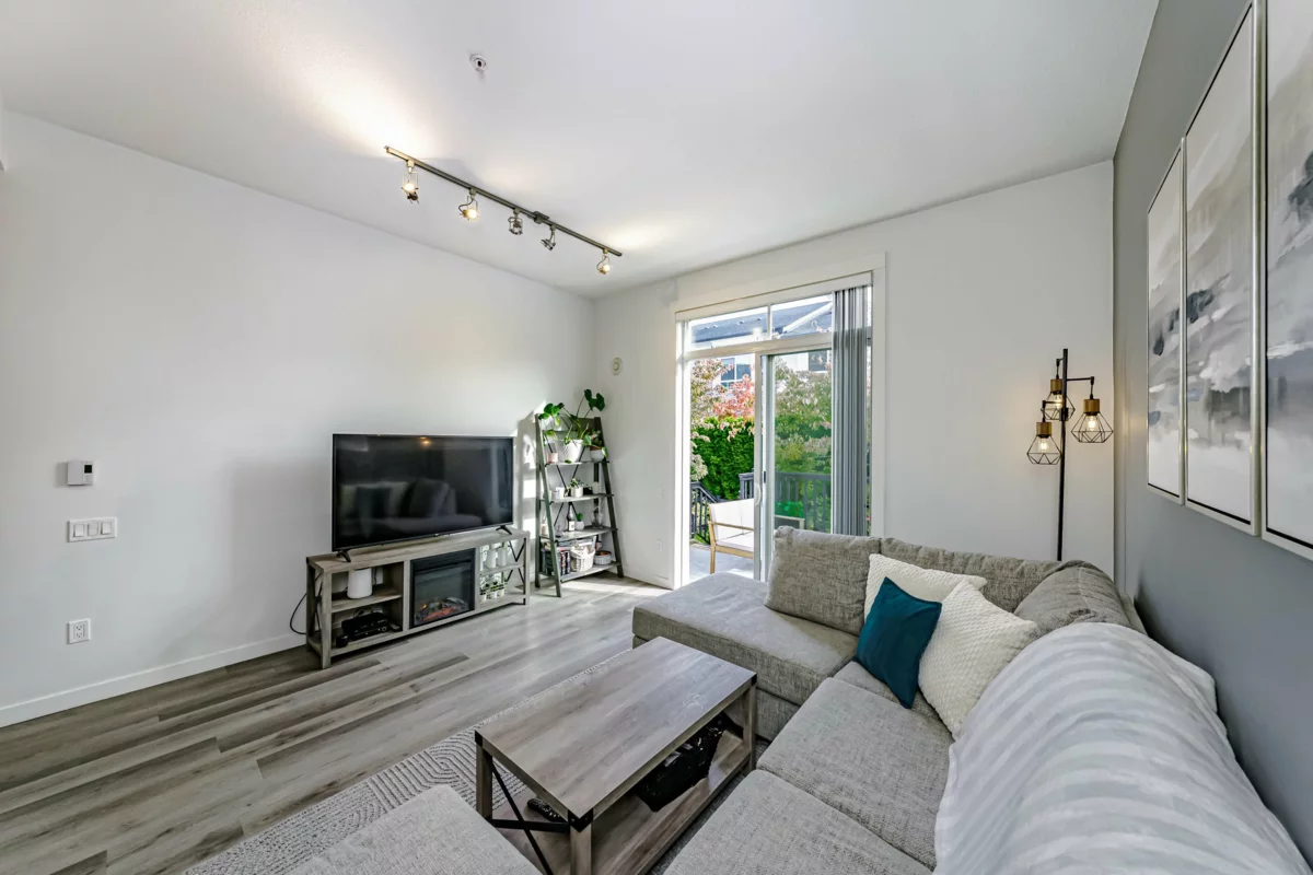 Kitchen Island Photo of 24 2423 Avon Place, Port Coquitlam, BC