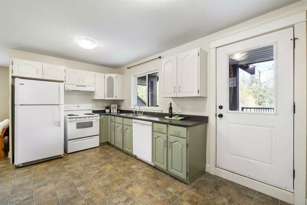 Outdoor Kitchen Photo of 22441 79 Avenue, Langley, BC