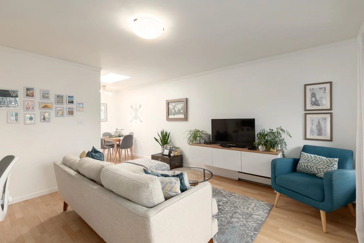 Dining Area Photo of 309 2150 Brunswick Street, Vancouver, BC