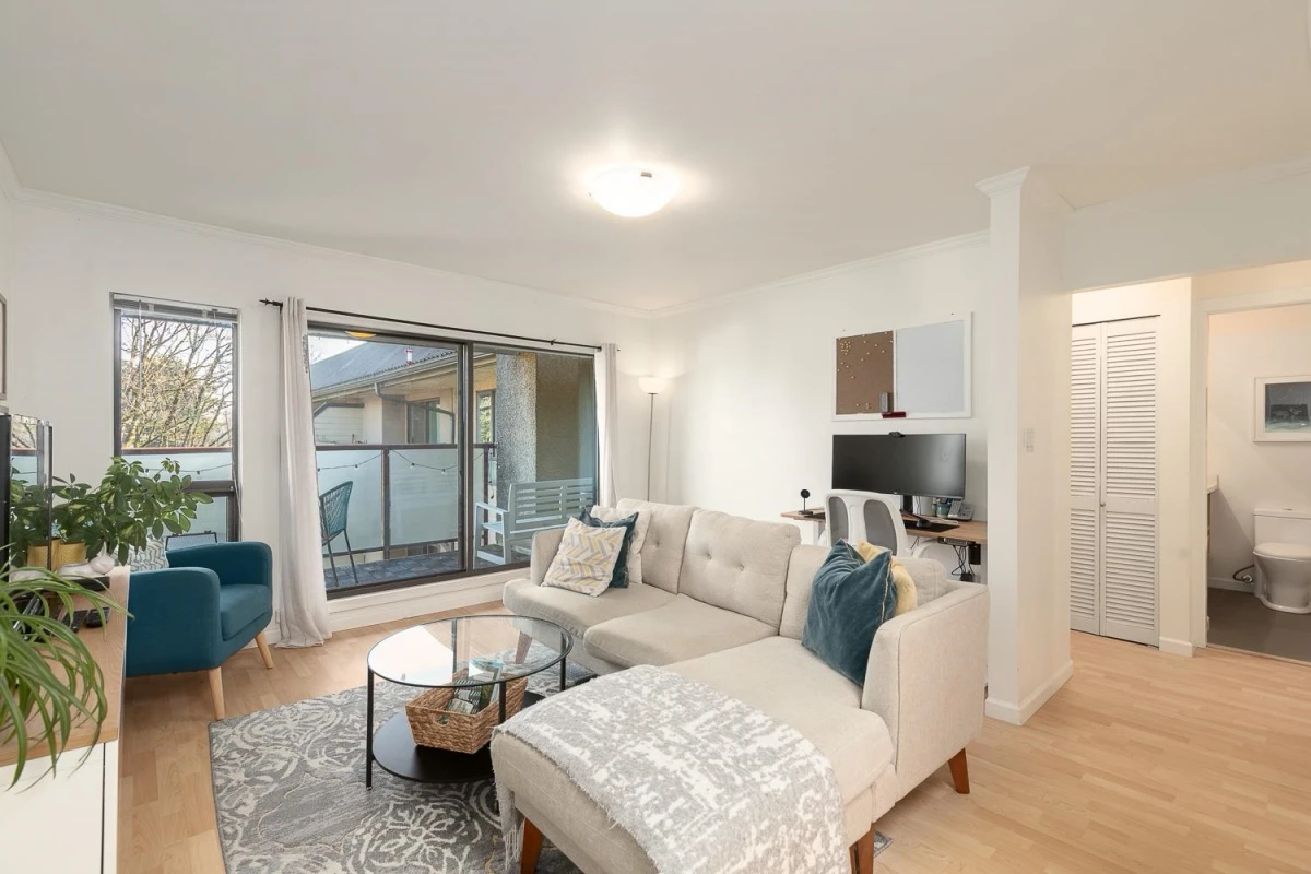 Family Room Photo of 309 2150 Brunswick Street, Vancouver, BC