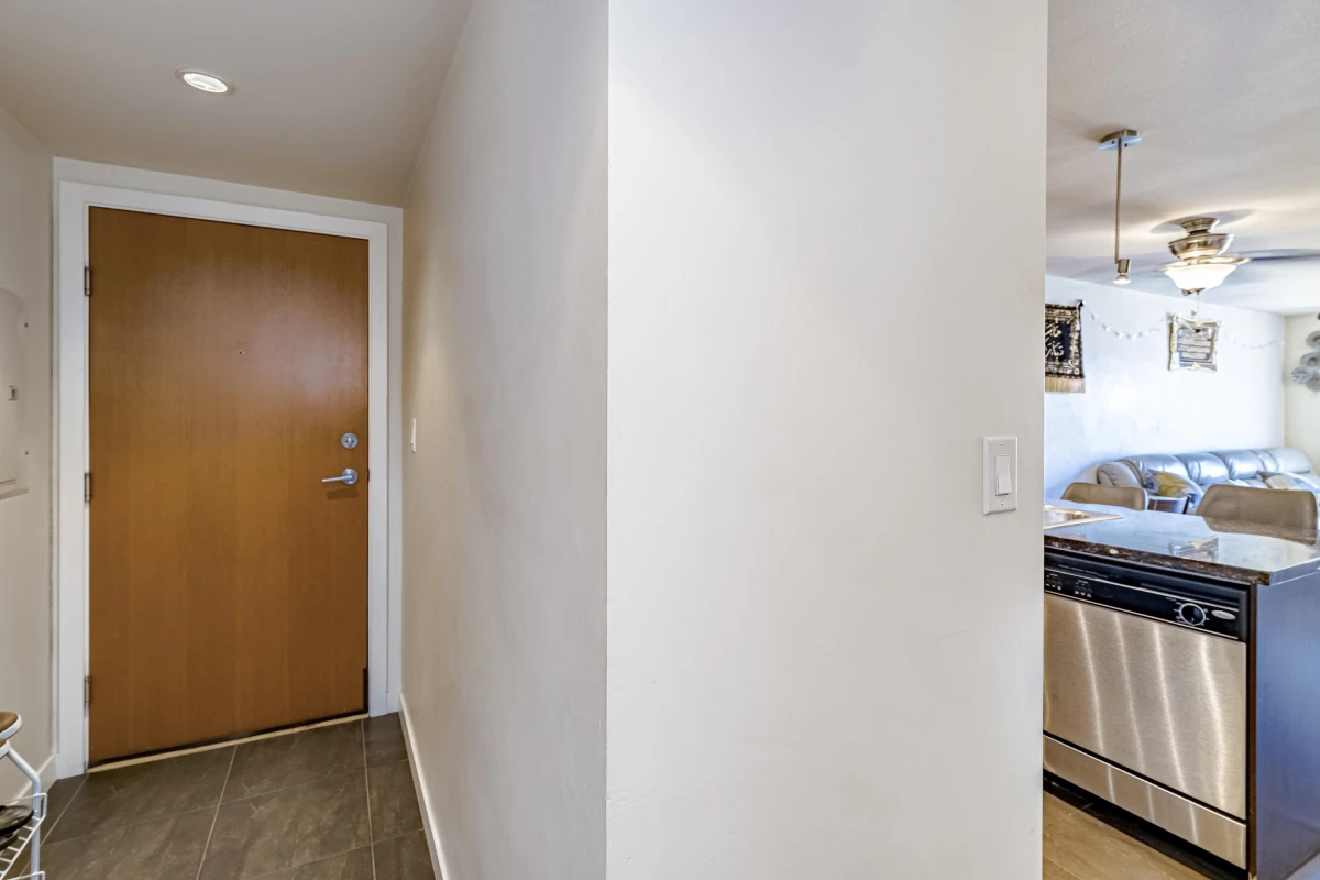 Dining Area Photo of 1508 1 Renaissance Square, New Westminster, BC
