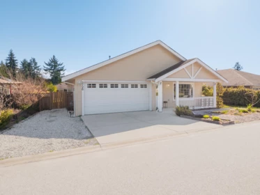 5726 Emily Way, Sechelt, BC, Sechelt — Single Family Residence for sale