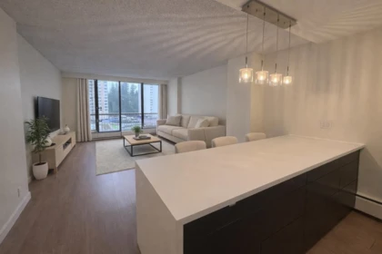 609 2016 Fullerton Avenue, North Vancouver, BC, North Vancouver — Apartment/Condo for sale