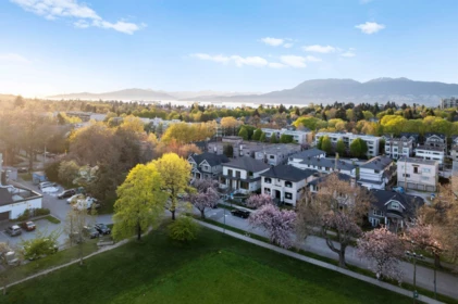 2455 W 10th Avenue, Vancouver, BC, Vancouver — Half Duplex for sale