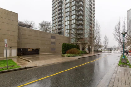 2001 2980 Atlantic Avenue, Coquitlam, BC, Coquitlam — Apartment/Condo for sale