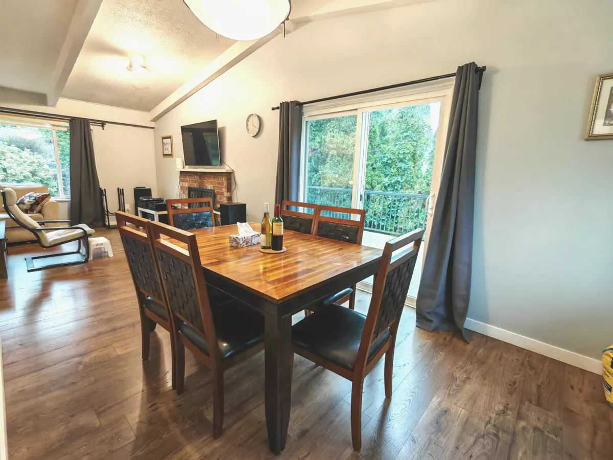 Dining Area Photo of 7801 Wiltshire Boulevard, Delta, BC