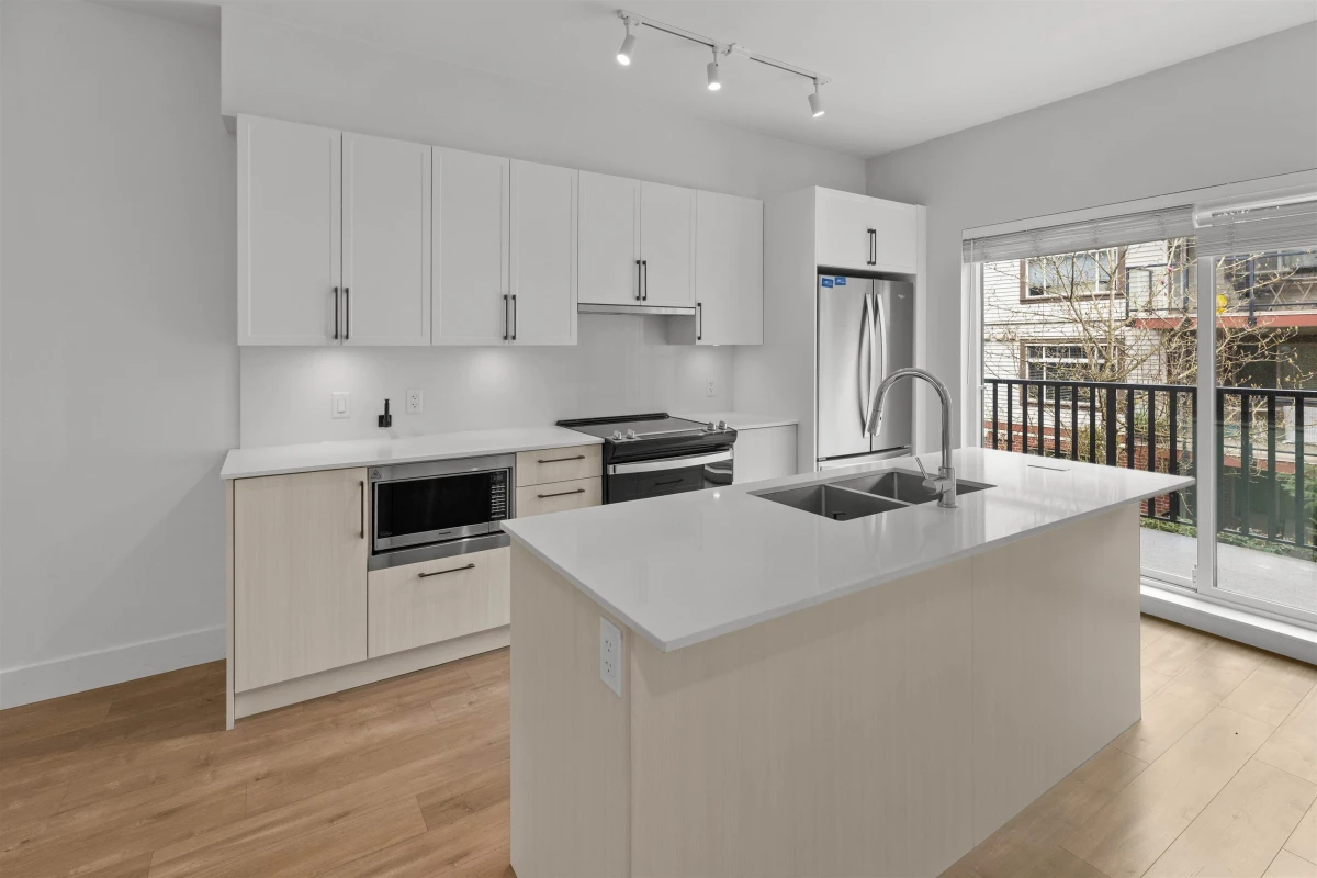 Dining Area Photo of 505 2267 Mckenzie Road, Abbotsford, BC