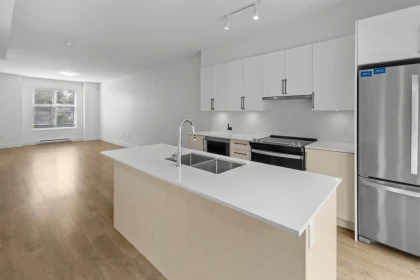 Kitchen Island Photo of 505 2267 Mckenzie Road, Abbotsford, BC
