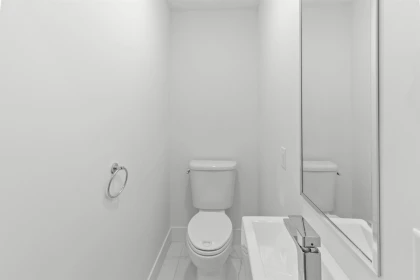 Primary Bathroom Photo of 505 2267 Mckenzie Road, Abbotsford, BC