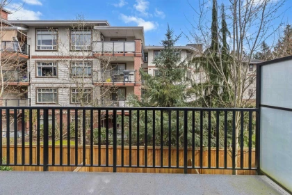 Staircase Photo of 505 2267 Mckenzie Road, Abbotsford, BC