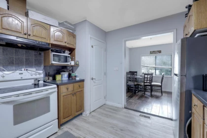 Kitchen Photo of 10080 143 Street, Surrey, BC