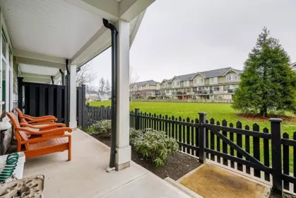 Front Yard Photo of 8 7374 194a Street, Surrey, BC