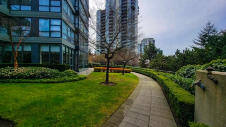 805 288 Ungless Way, Port Moody, BC, Port Moody — Apartment/Condo for sale