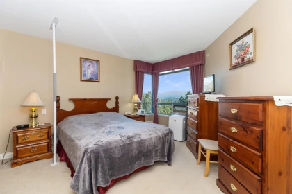 Basement Recreation Room Photo of 1202 33065 Mill Lake Road, Abbotsford, BC