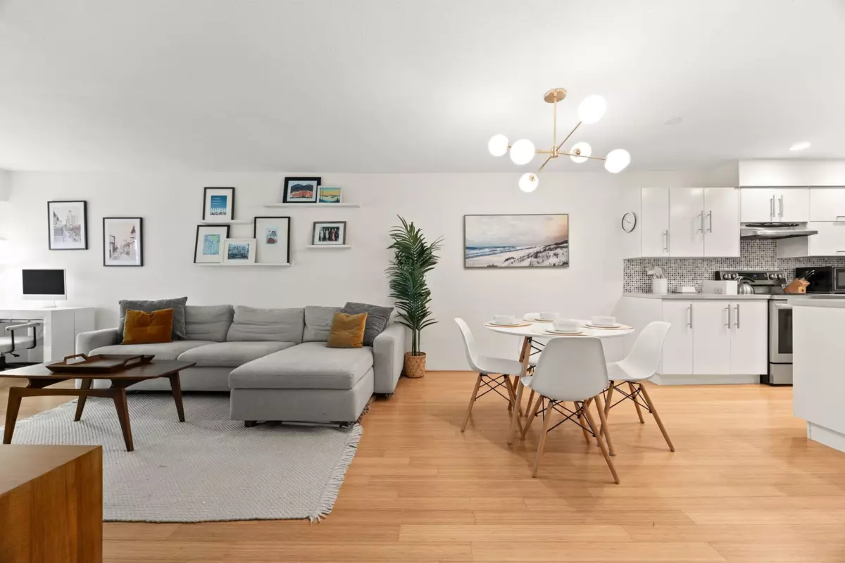 Dining Area Photo of 301 1352 W 10th Avenue, Vancouver, BC