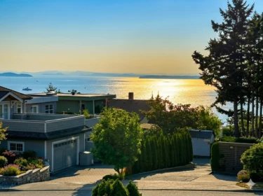 Garden / Landscaping Photo of 1232 Foster Street, White Rock, BC
