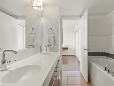 Hot Tub / Spa Photo of 1206 2770 Sophia Street, Vancouver, BC