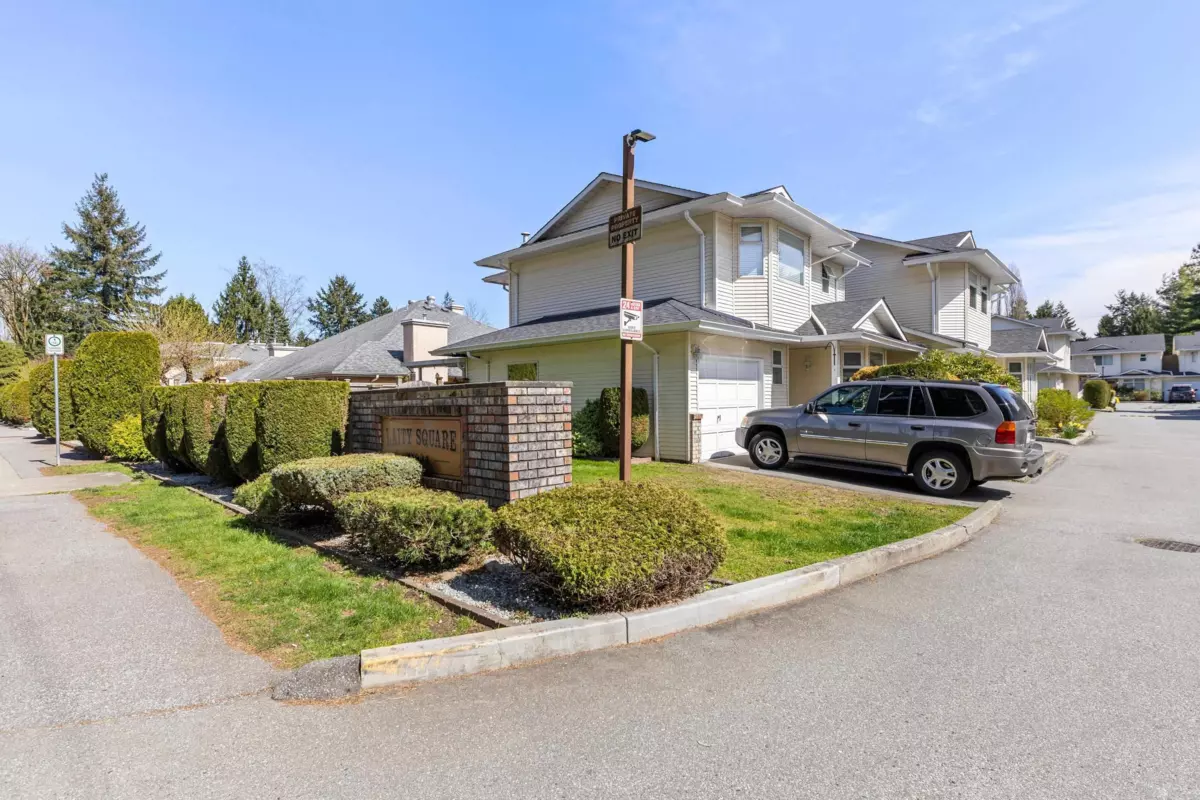 Family Room Photo of 2 11934 Laity Street, Maple Ridge, BC