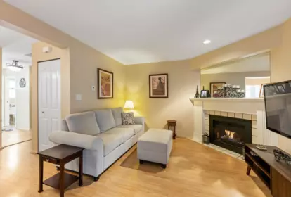 Breakfast Nook Photo of 2 11934 Laity Street, Maple Ridge, BC