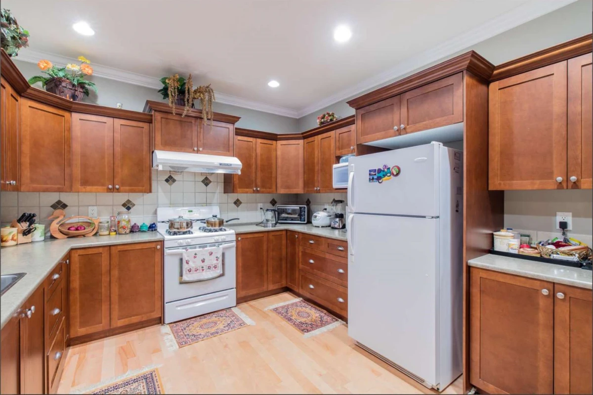 Dining Area Photo of 3303 148a Street, Surrey, BC