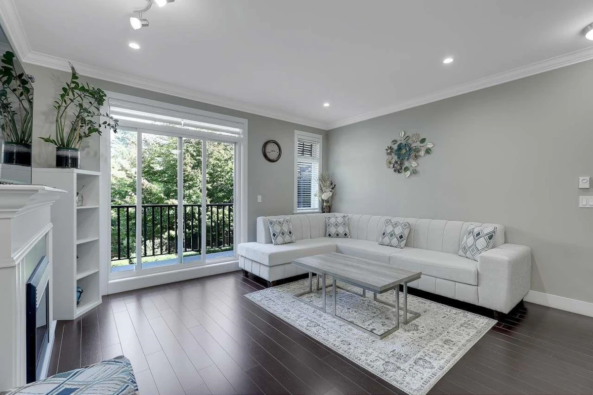 Living Room Photo of 50 6383 140 Street, Surrey, BC