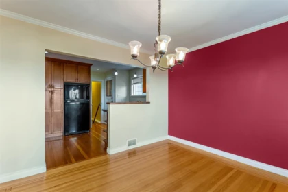 Breakfast Nook Photo of 832 Surrey Street, New Westminster, BC