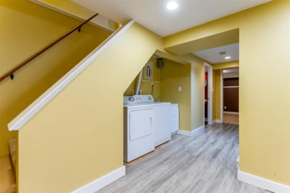 Hallway Photo of 832 Surrey Street, New Westminster, BC