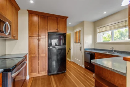 Primary Bedroom Photo of 832 Surrey Street, New Westminster, BC