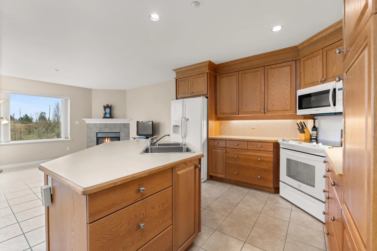 Dining Area Photo of 203 1330 Hunter Road, Delta, BC