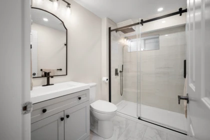 Hot Tub / Spa Photo of 1246 Oxford Street, White Rock, BC
